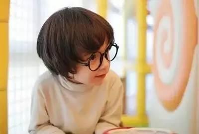 娱乐吃瓜酱开朗大男孩